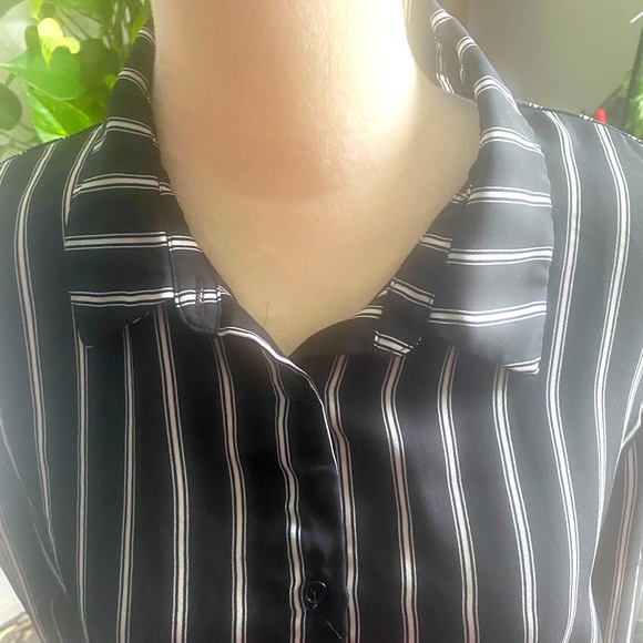 Forever 21 women’s crop blouse size large - Picture 2 of 3